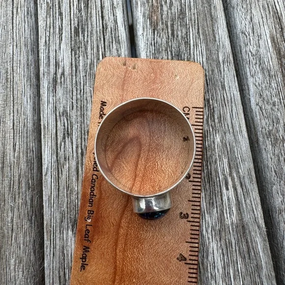 Handcrafted sterling silver and dichroic glass cabochon ring - Picture 10 of 10